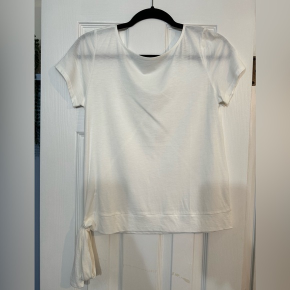 White blouse - Picture 1 of 3